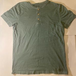 COPY - Abercrombie and Finch shirt